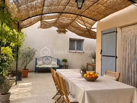 maison traditionnelle de 100 m² à mane