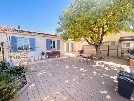 vente immeuble 5 pièces 137 m² à gréoux-les-bains (04800)  499 200 €