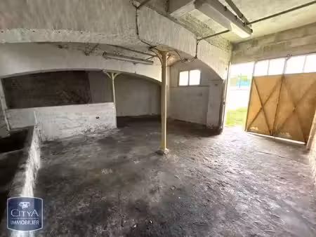 parking à louer 35 m² - saint-quentin (02) - 115€