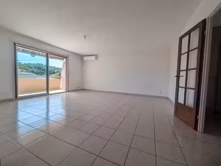 vente appartement 2 pièces 67.15 m² à toulon (83000)  300 900 €