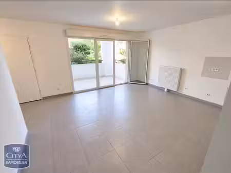 appartement à louer 2 pièces 45.59 m² - nîmes (30) - 626€