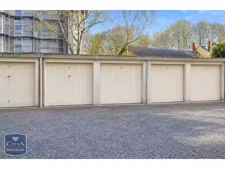 parking à louer - chinon (37) - 80€