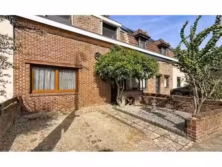 maison à vendre avec jardin et 5 chambres   herseaux (vbe70049)