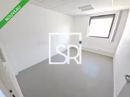 location local professionnel 111m² cournon d auvergne 63800