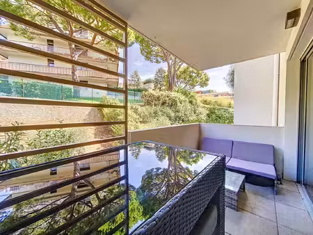 location studio meublé - corniche fleurie