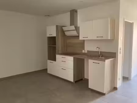 location maison 4 pièces 73m2 cabestany 66330 - 1095 € - surface privée