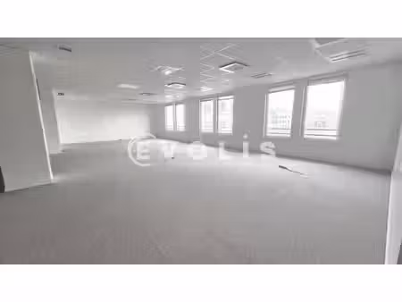 location bureaux chessy 77700 133m²