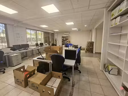 vente local d’activités 300m²