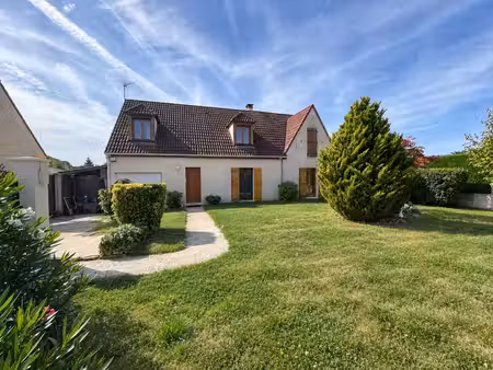 maison familiale 5 chambres  980 m² de jardin.