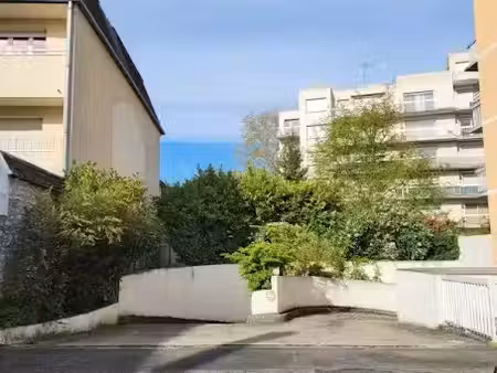 location parking à melun (77000)  60 €