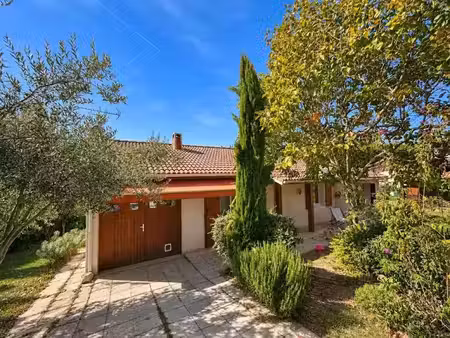 location maison 4 pièces 117.18 m² à saint-donat-sur-l'herbasse (26260)  1 370 €