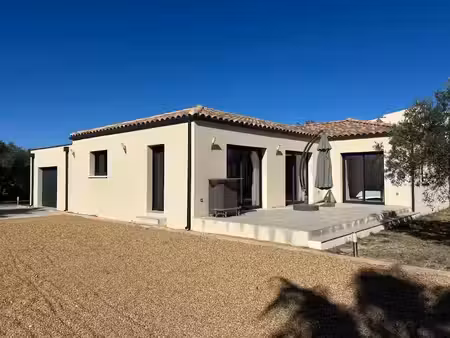 location meublée villa 4 pièces 129 m² à bellegarde (30127)  1 650 €
