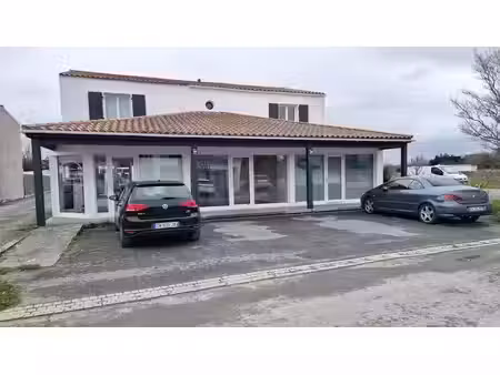 location locaux professionnels 1 pièce 48 m² à saint-pierre-d'oléron (17310)  990 €