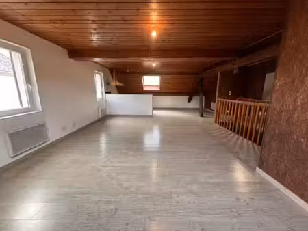 location appartement 3 pièces 71 m² à damprichard (25450)