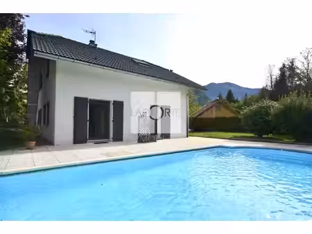 thorens-glières 170 m2 de surface totale 124 m2 habitabl