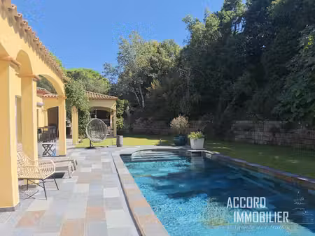 superbe maison t9 d'une superficie habitable de 286 m2 avec