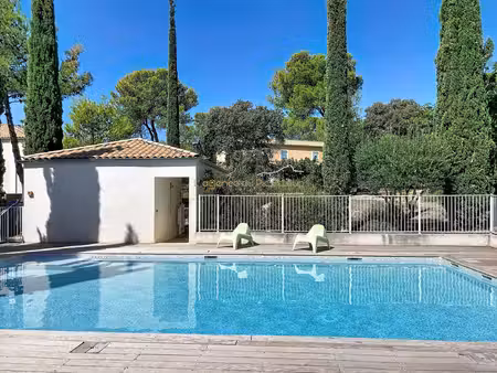 maison rénovée avec 2 jardins & piscine au coeur de la pinède
