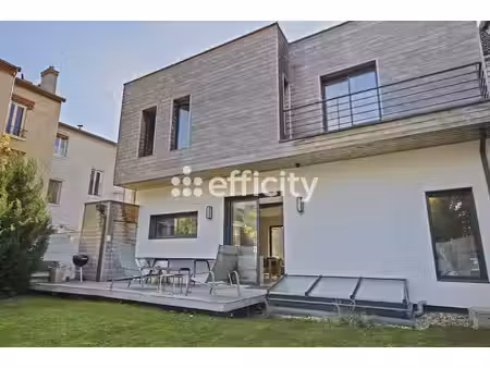 maison 6 pièces - 159 m²