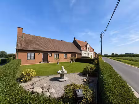 huis te koop in wakken met 5 slaapkamers