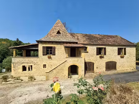 maison de charme en dordogne avec terrasse couverte et vue panoramique – 20 minutes de sar