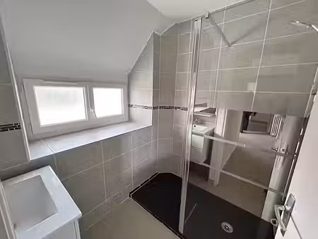 location appartement 3 pièces 74 m² à fleury-la-vallée (89113)  580 €