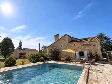 vente maison 5 pièces 138 m² à neuvic (24190)  272 000 €
