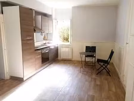 location maison à chemille (49120) : à louer / 58m² chemille