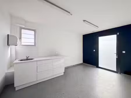 location local commercial  110.00m²  boos