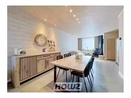maison à louer avec terrasse et 2 chambres   luingne (vbe70127)
