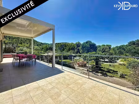 ensemble immobilier de 200m² sur un terrain de 3000m² à