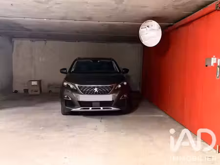 parking à versailles (78000)