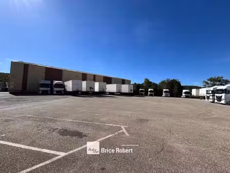 location local d’activités 2200m²
