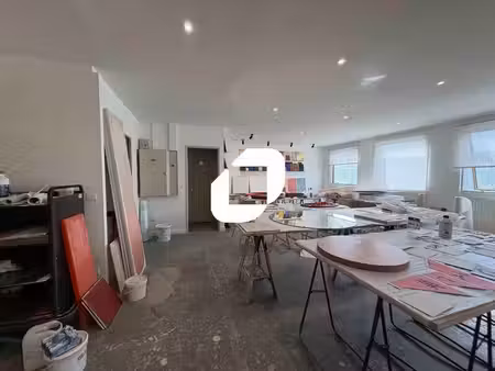 location local d’activités 310m²