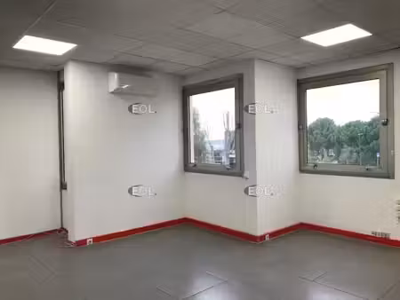 location local d’activités vitrolles 13127 817m²