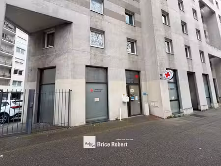 location bureaux lyon 69008 626m²