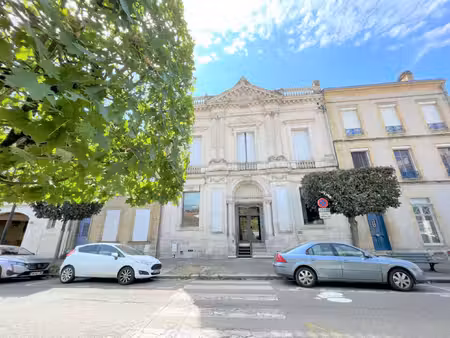 location local professionnel 678m² agen 47000
