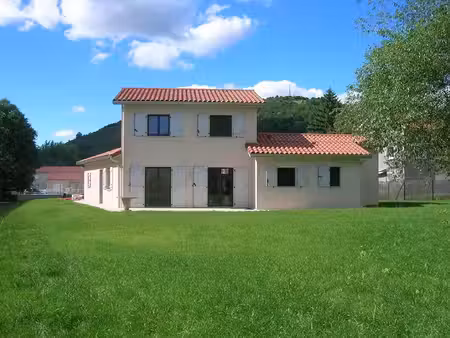 location maison 4 pièces 113 m² à unieux (42240)