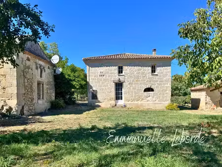ensemble immobilier en pierre – 275 m² habitables  3 ha et vastes dépendances saint colomb