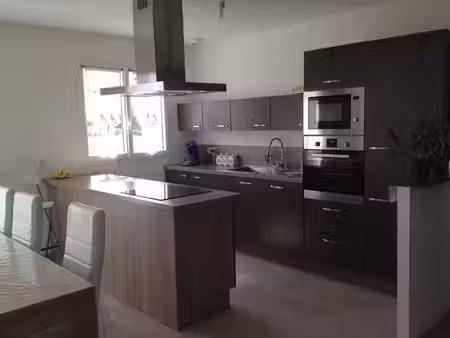 location maison 4 pièces 81 m² à cérons (33720)