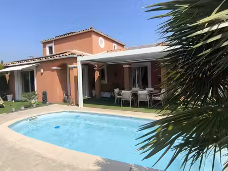 moussan  10 mns narbonne  villa de standing avec piscine...