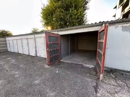 garage box à louer – centre de saint-trond