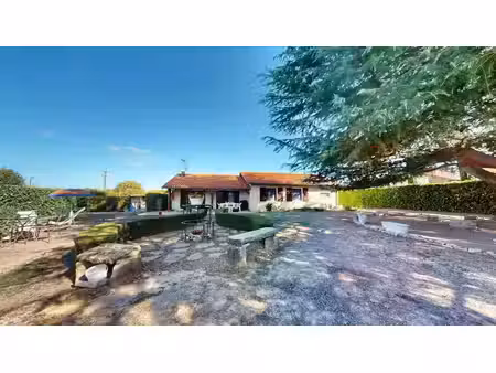 vente maison 4 pièces 95 m² à misérieux (01600)  387 000 €