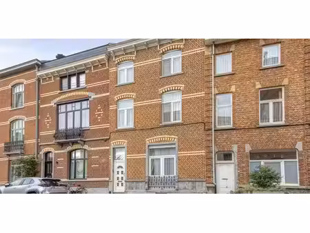 belle maison de maître avec superbe jardin à louvain!