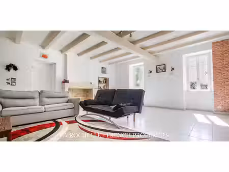 maison avec jardin et terrasse vérines (17)