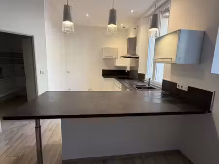 duplex t4 centre-village caderousse