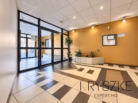 lens – appartement t3 rénové – parking privatif