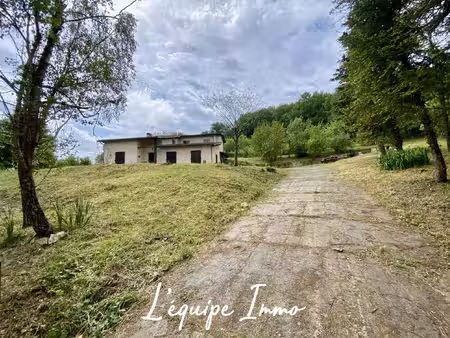 maison t6 sur 1 hectare de terrain