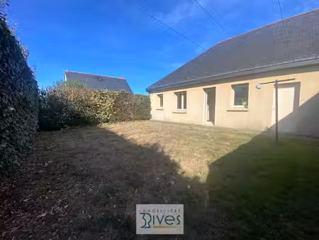 maison de plain-pied avec jardin et garage -- bécon-les-grani
