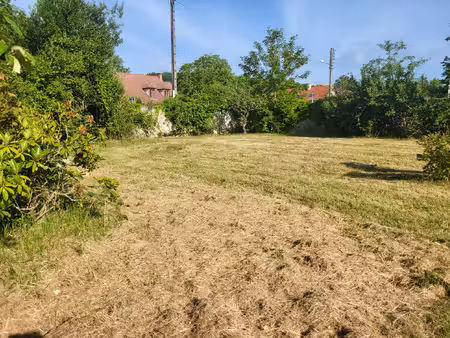 terrain viabilisé de 326 m2 avec permis de construire accept