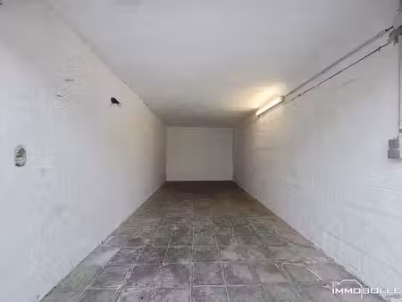 hankar / pétillon - garage box fermé à louer